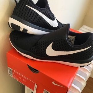 Nike Women’s Free Connect Size 9